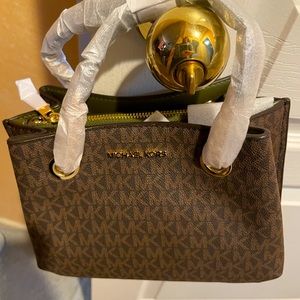 Michael Kors Small Messenger Duffle